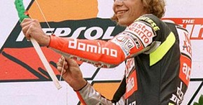 Frasi di Valentino Rossi 3 frasi e aforismi di Valentino Rossi con il 46, il doctor, il rossifumi